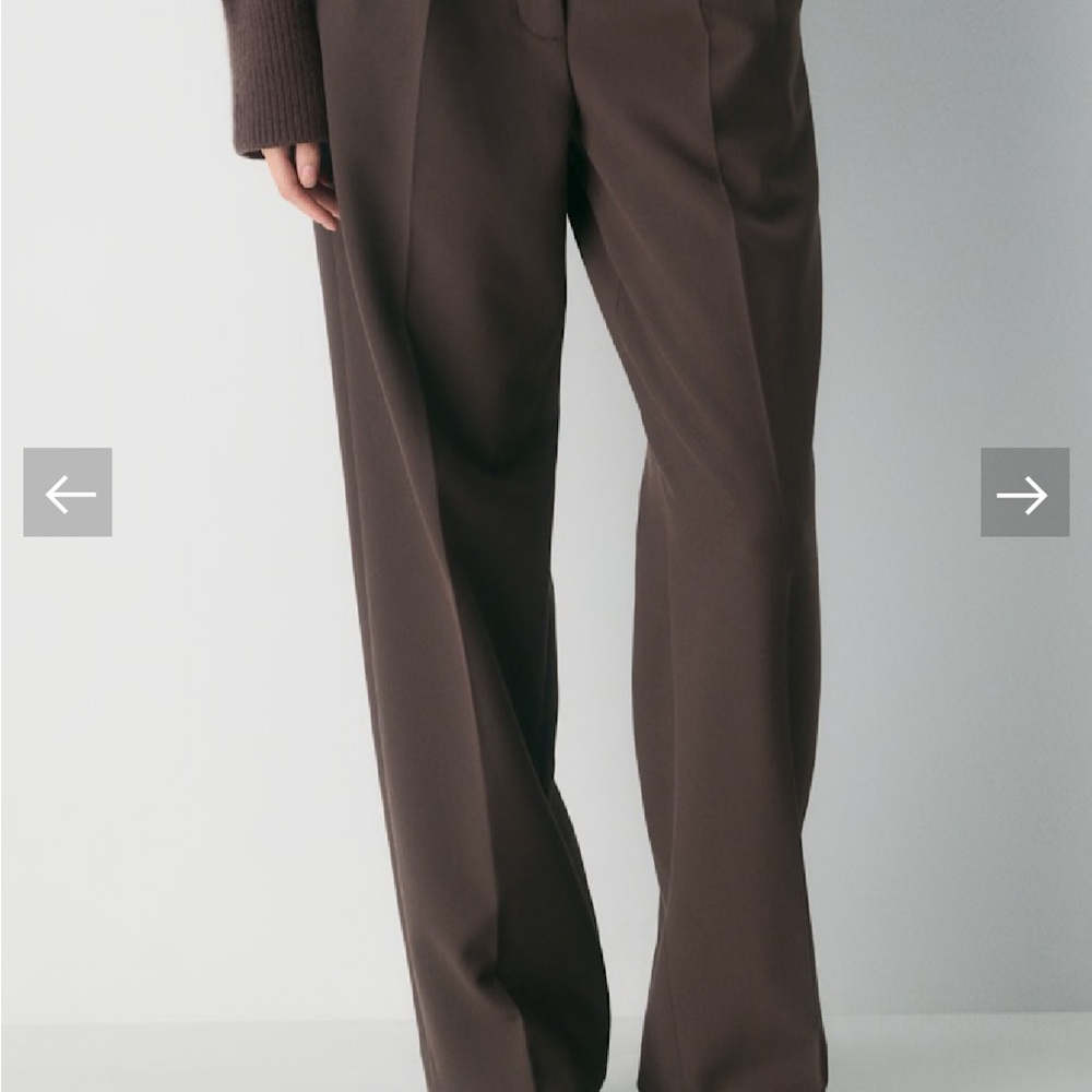 Aritzia Effortless Pant (Re)essential in Rich Mocha Brown - Picture 2 of 6